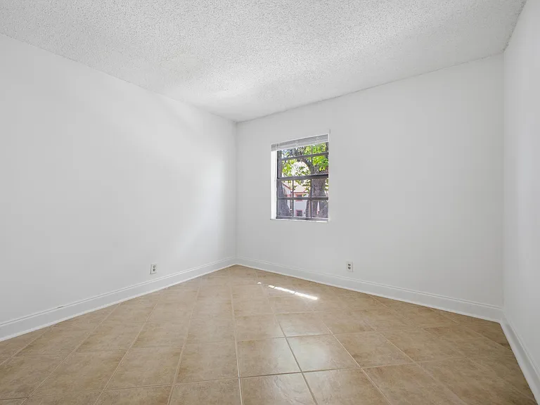 321 Norwood Ter #N221 — Photo 18