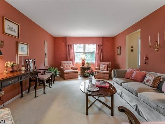 3rd image of 1 Heritage Dr