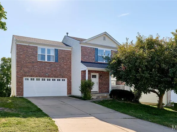 1294 Oakholt Ct, Herculaneum, MO 63048