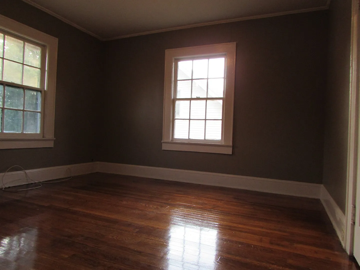 Front East 417 — Photo 4