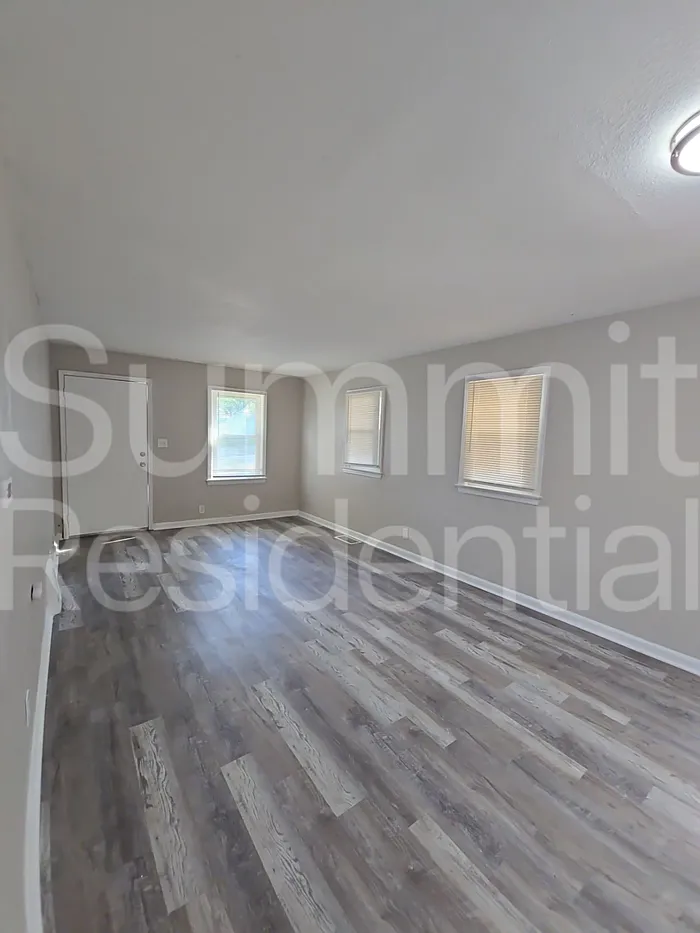 2 bed, 1.0 bath, 894 sqft, $1,395 — Photo 3
