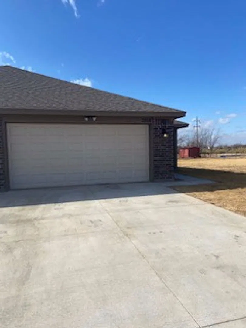 2810 Melissa Lane — Photo 1