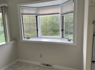 245 Greenview Dr, Aurora, OH 44202