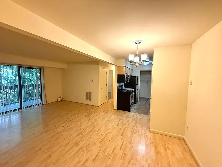 207 Wharton St SE — Photo 4