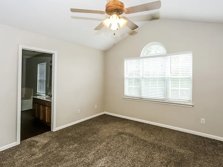 6918 Lowen Rd — Photo 10