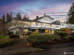 18174 Brittany Dr SW, Seattle, WA 98166