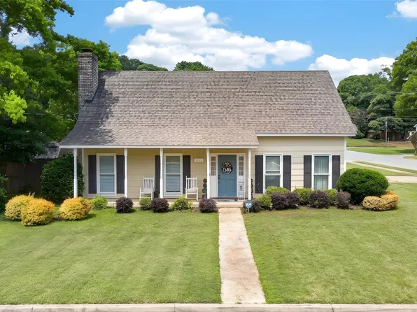 1243 Cedric Ct, Montgomery, AL 36109
