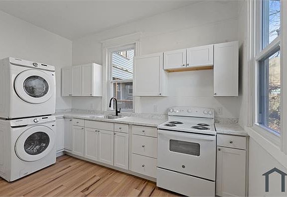 5th image of 379 Orange St #1