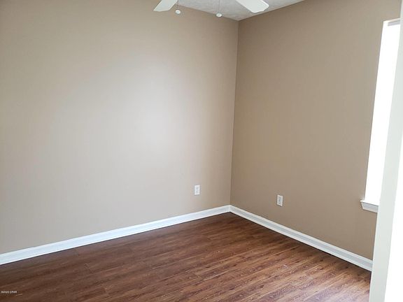 2nd image of 202 Seahorse Way