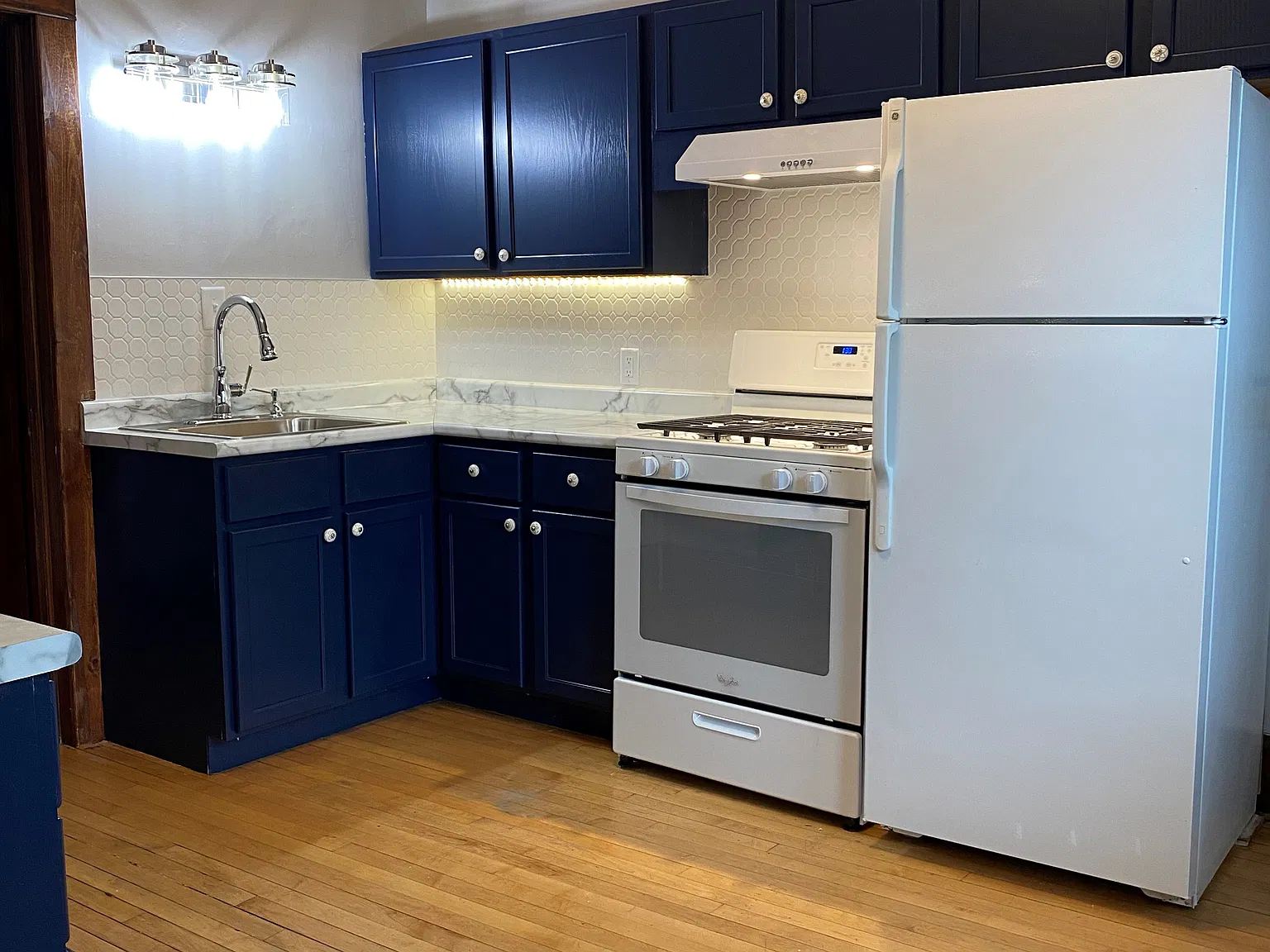 2 bed, 1200 sqft, $1,690 — Photo 3
