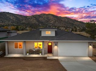 22213 McCarthy Dr, Tehachapi, CA 93561