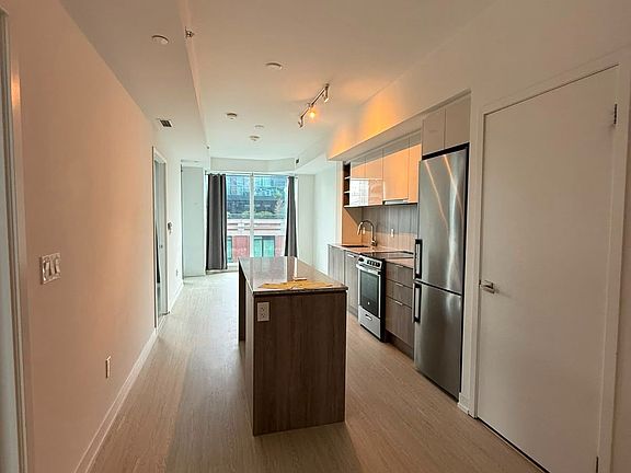 3rd image of 31 Tippett Rd #1015