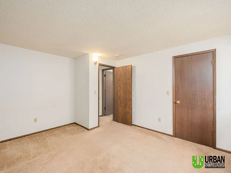 921 E Nora Ave — Photo 6