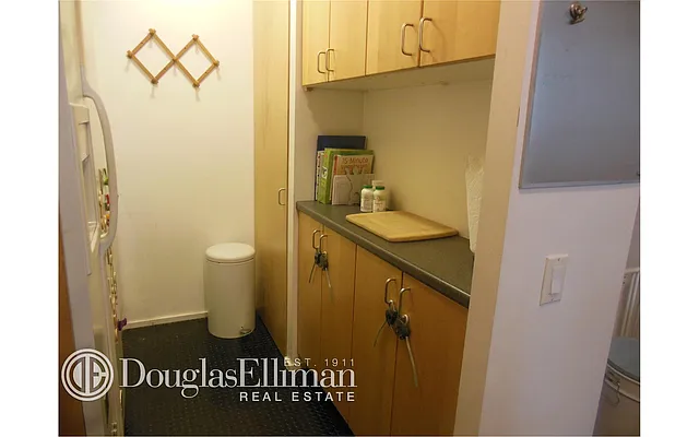 Rented by Douglas Elliman | media 16