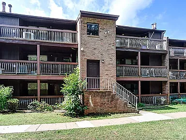 1947 Raspberry Ct — Photo 2