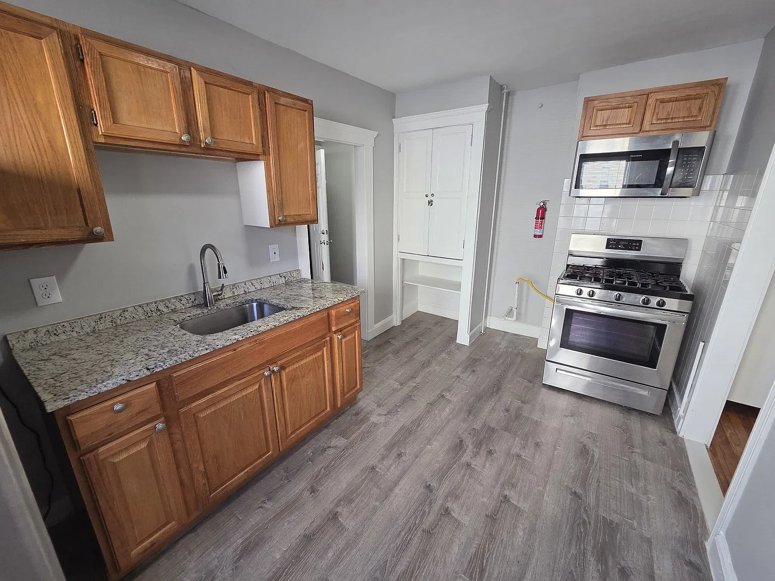 2 bed, 1.0 bath, 900 sqft, $2,500 — Photo 1
