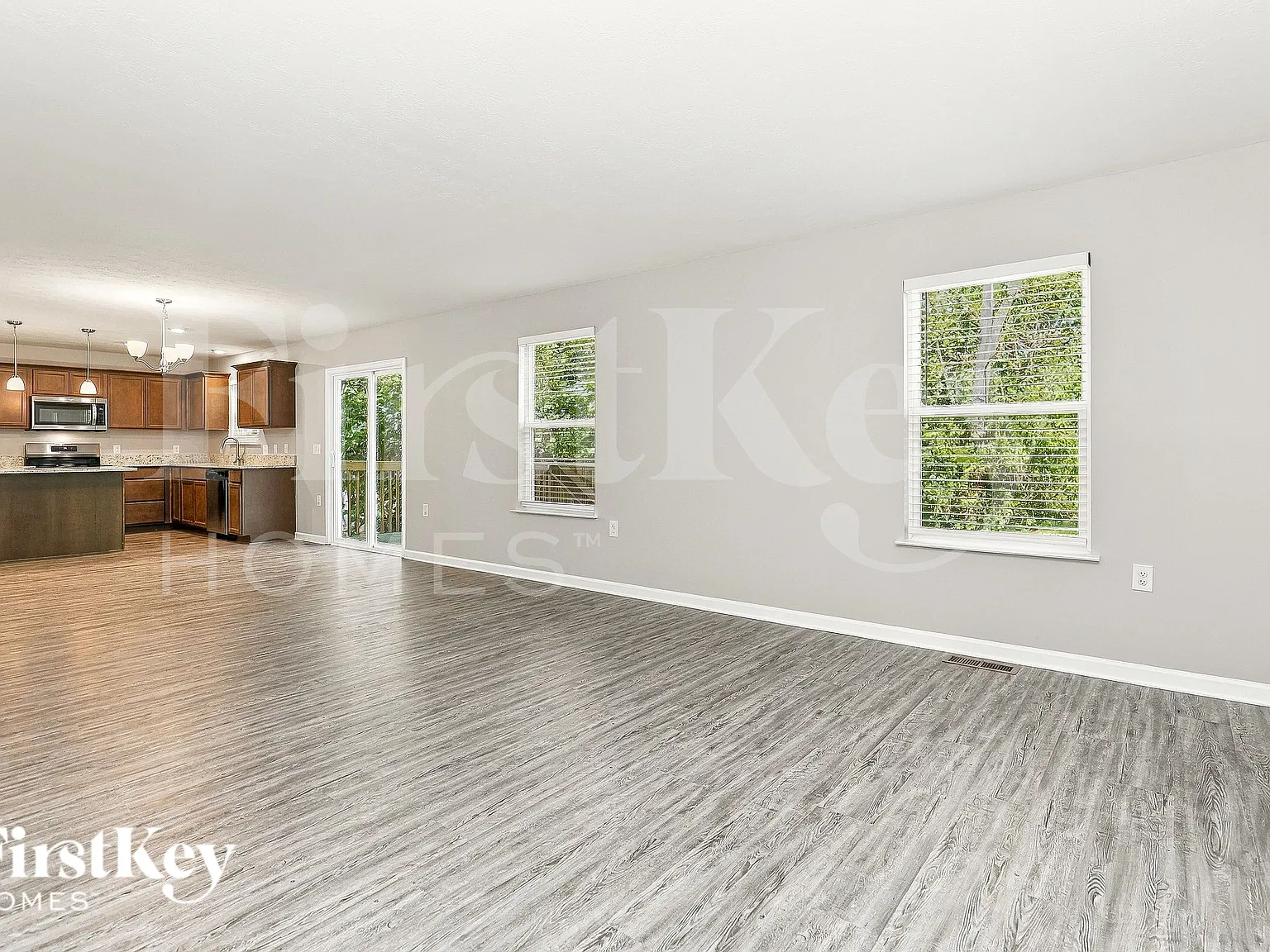 4 bed, 2.5 bath, 2264 sqft, $2,220 — Photo 3
