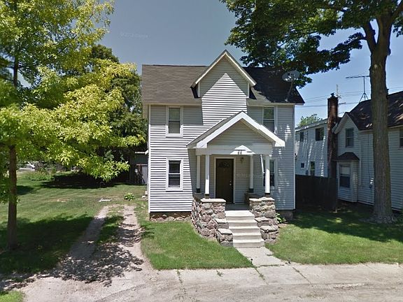 3rd image of 44 Margaret St