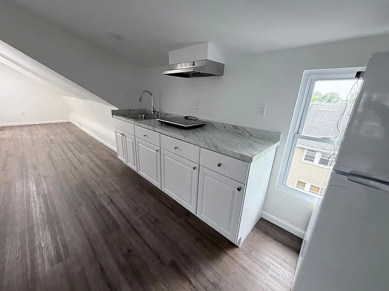 264 Greylock Pkwy #3 — Photo 1
