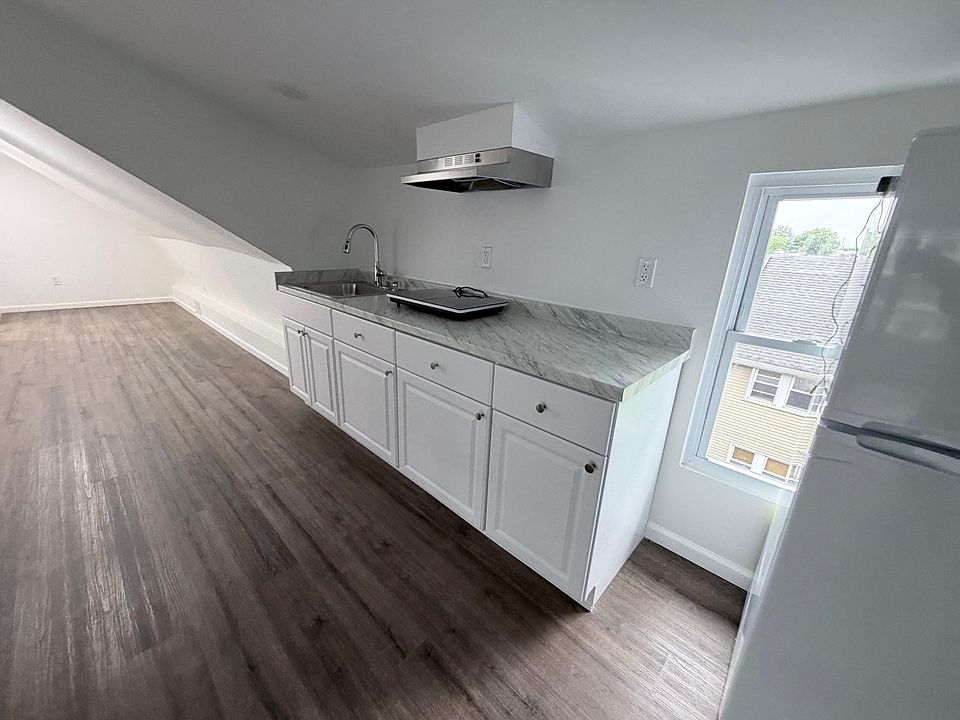 1st image of 264 Greylock Pkwy #3