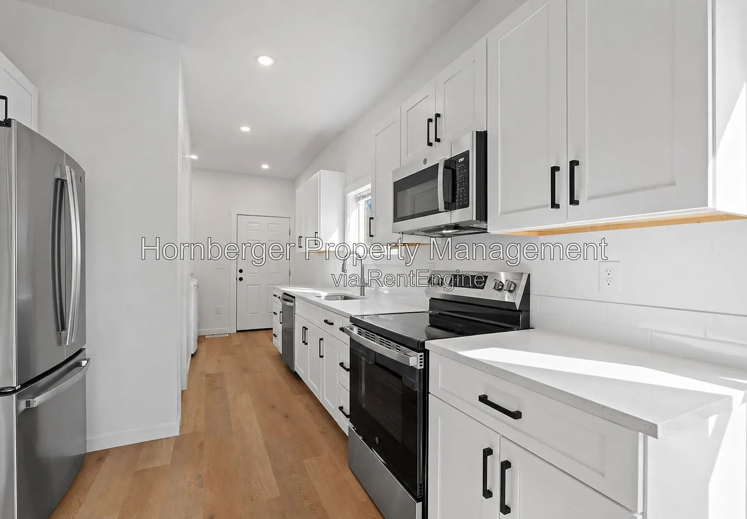 3 bed, 2.5 bath, 1500 sqft, $2,245 — Photo 3