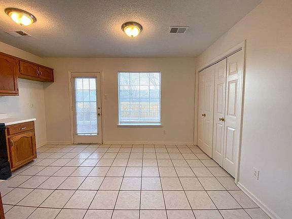 5th image of 6900 Lagrange Hill Rd