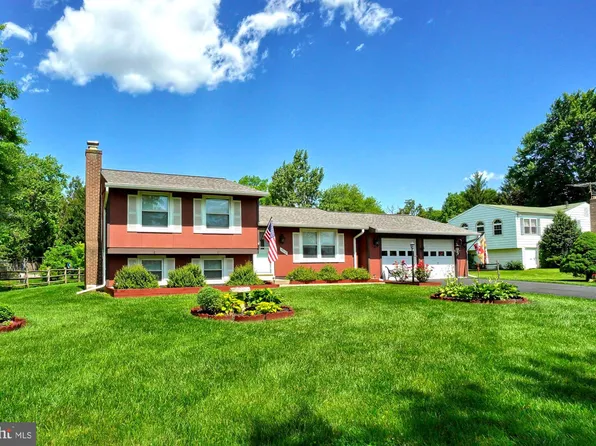 19012 Dowden Cir, Poolesville, MD 20837