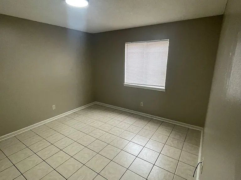801 General Mouton Ave — Photo 8