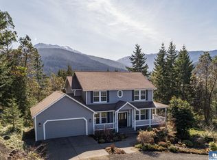 522 Sunset Heights Dr, Port Angeles, WA