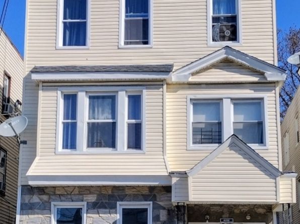 375 6th Ave W APT 2