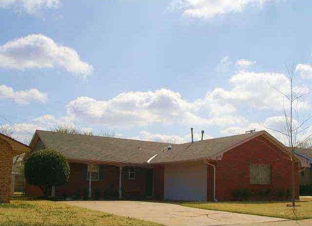 Home for Sale in Edmond, Oklahoma $129,000