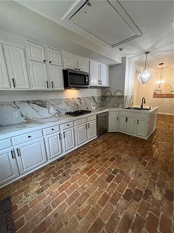 2 bed, 1.5 bath, 1107 sqft, $1,800 — Photo 2