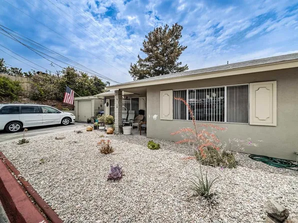 1037-43 Meadow Lake Dr, Vista, CA 92084