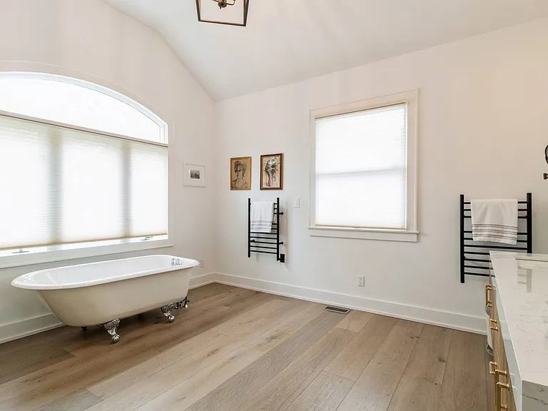 858 Old Sag Harbor Rd — Photo 24