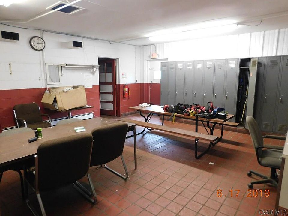 2nd image of 120 Iron St