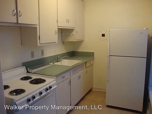 4th image of 302 Saint Lawrence Ave APT 3