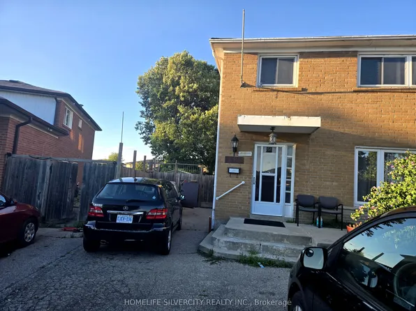 7585 Wrenwood Cres, Mississauga, ON L4T 2V8