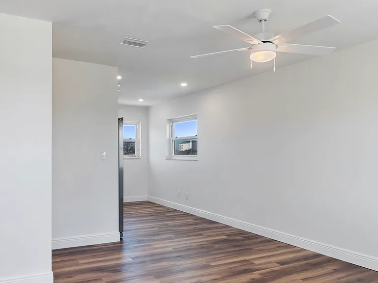 14919 N Bayshore Dr — Photo 5