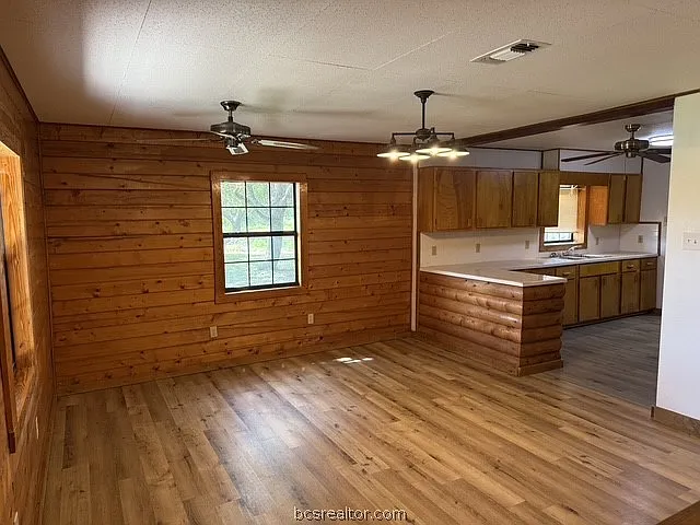 9581 Valley View Dr — Photo 5