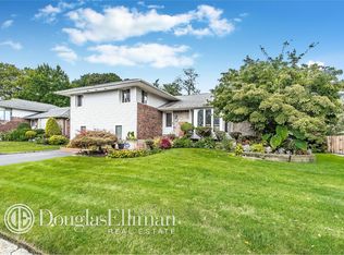 32 Deer Path Ln, Syosset, NY 11791