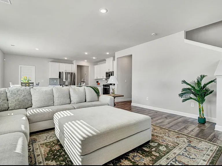 738 Treeline Rd — Photo 12
