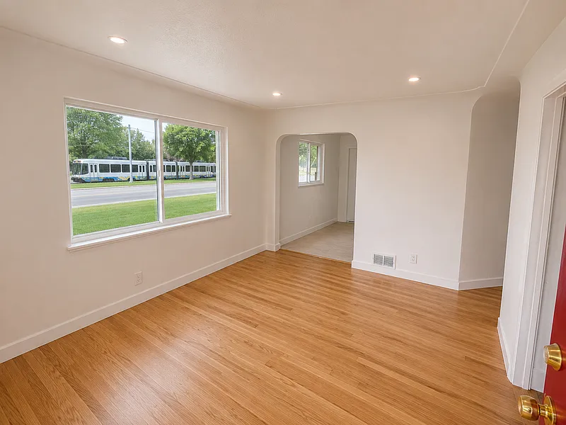 2 bed, 1.0 bath, 770 sqft, $1,425 — Photo 2