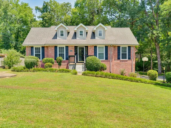 2017 Jacquelin Dr, Soddy Daisy, TN 37379