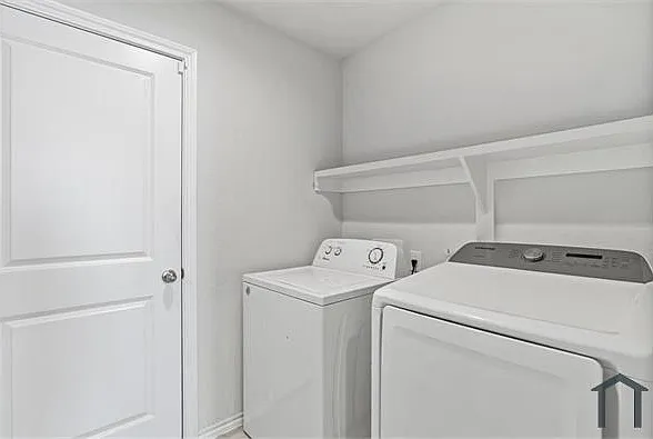 3041 Manu St — Photo 17