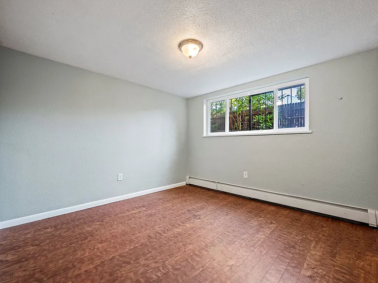 1634 Boston St — Photo 15