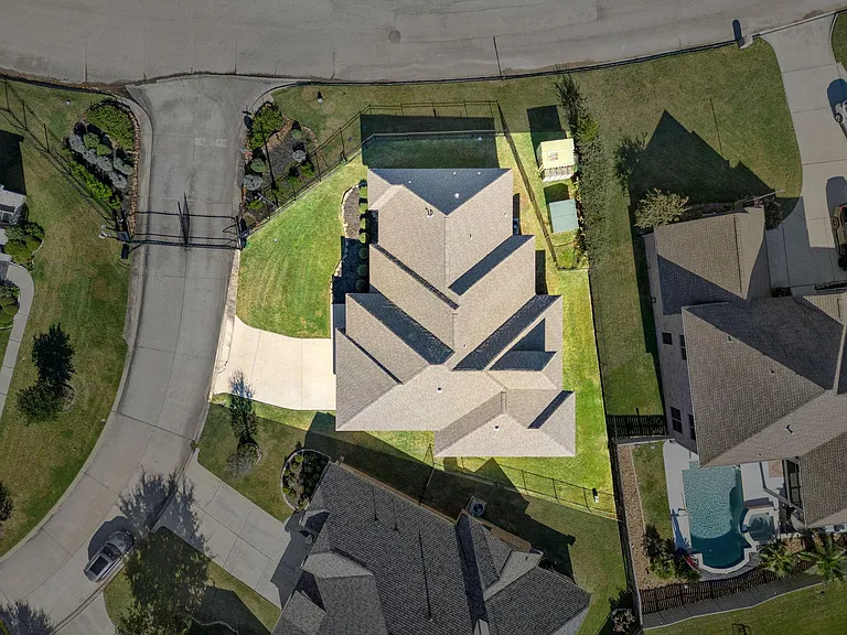 5401 Zephyr Ln — Photo 26