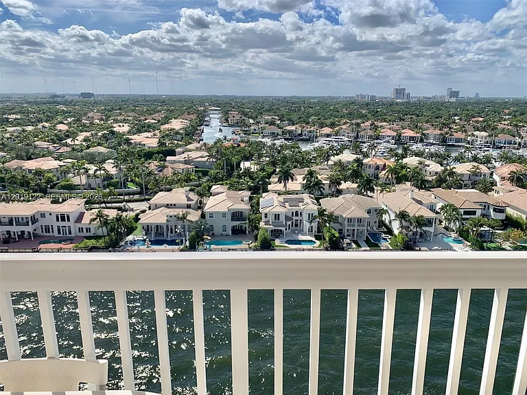 1500 S Ocean Dr #17E — Photo 2