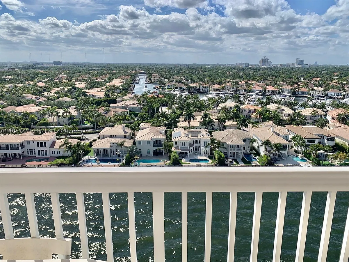 Building Photo - 1500 S Ocean Dr #17E