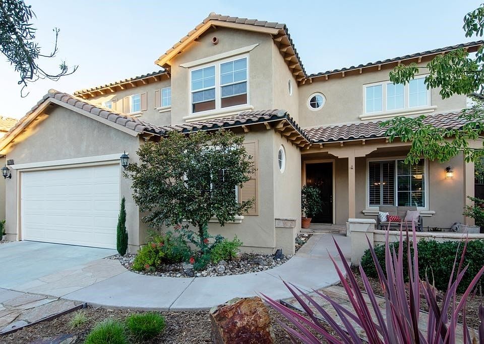 1st image of 10760 El Caballo Ave