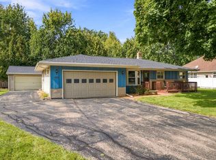 1011 S Bluemound Dr, Appleton, WI 54914